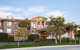 Holiday Inn Express & Suites Corona